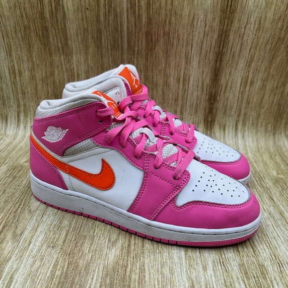 nike strawberry pink